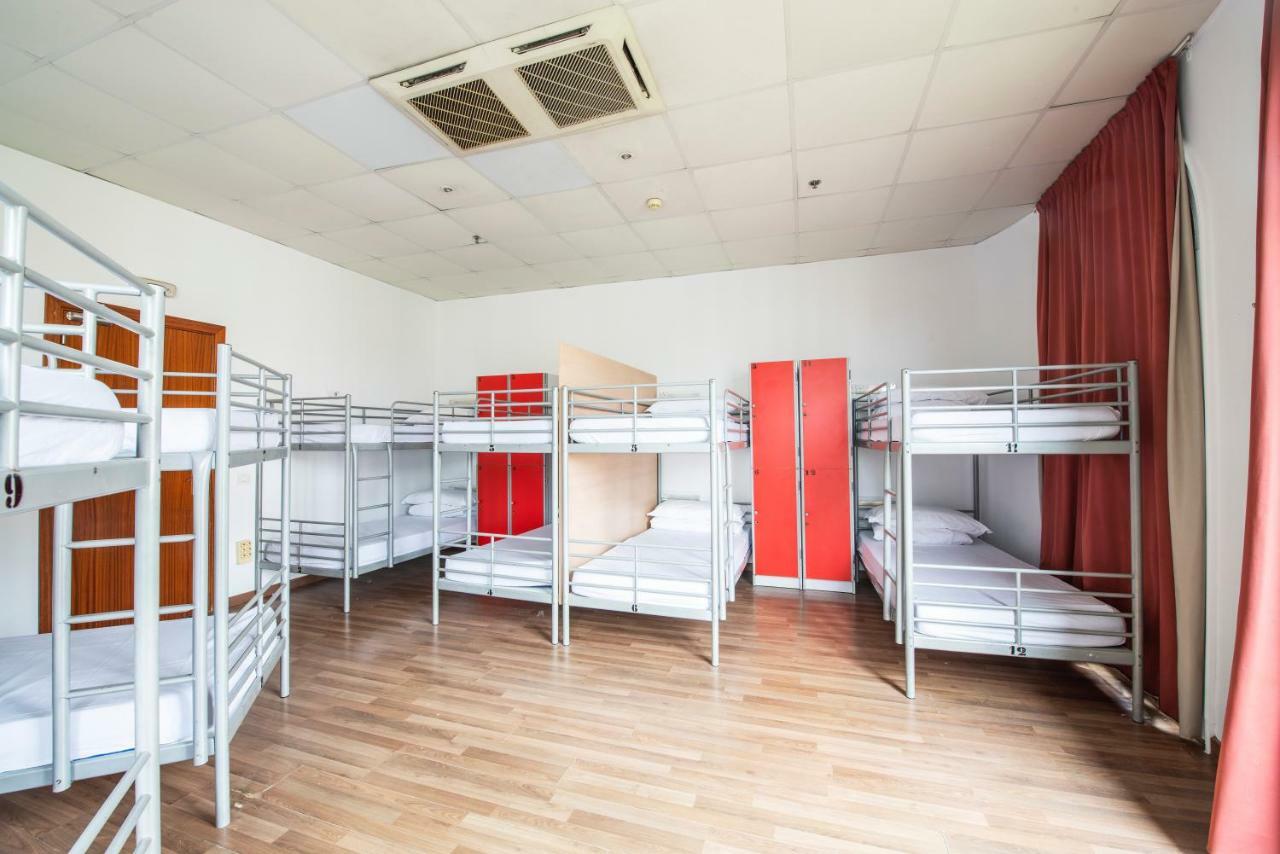 14-Bed Private Room