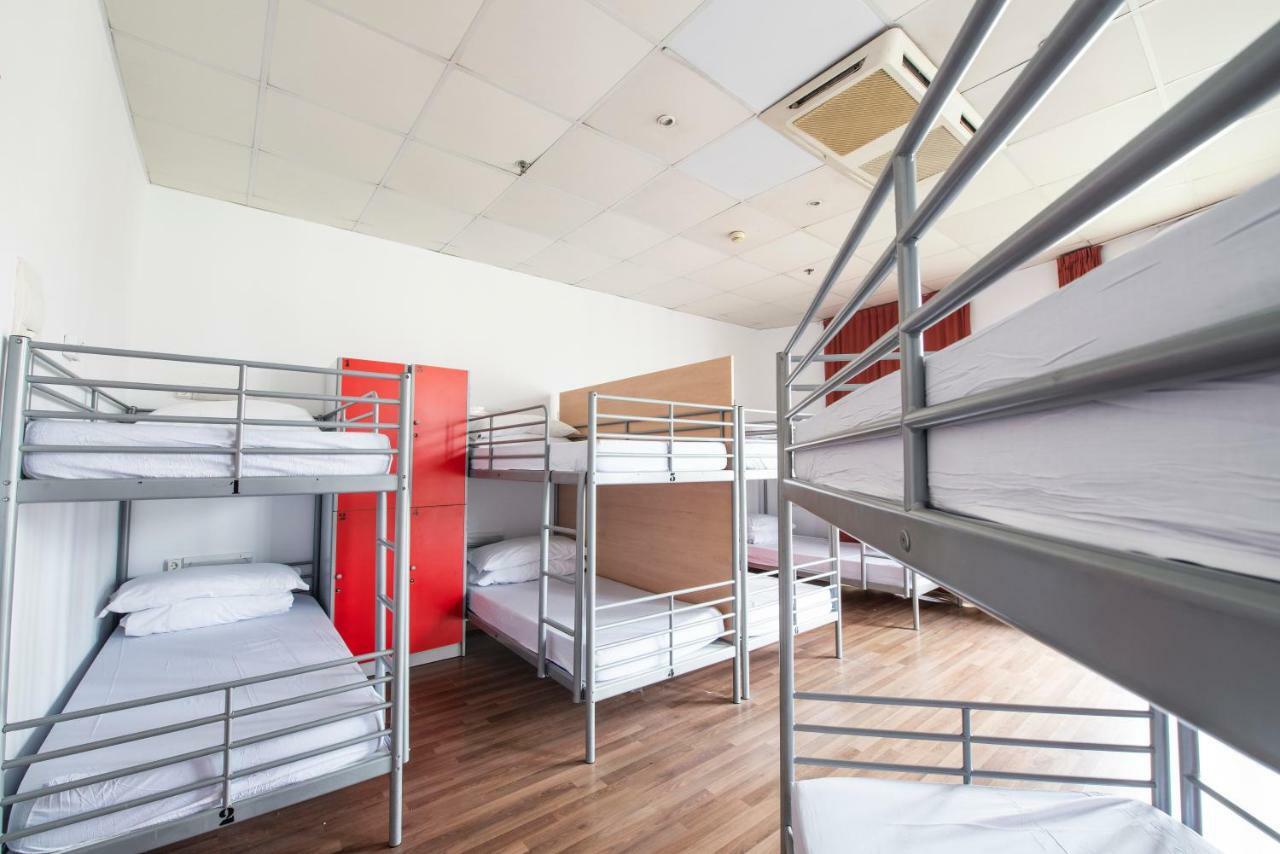 10-Bed Private Room