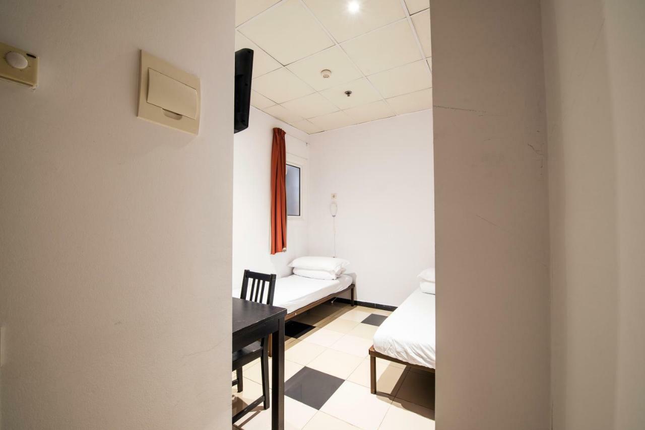 Bed 2-Bed Female Dorm Ensuite